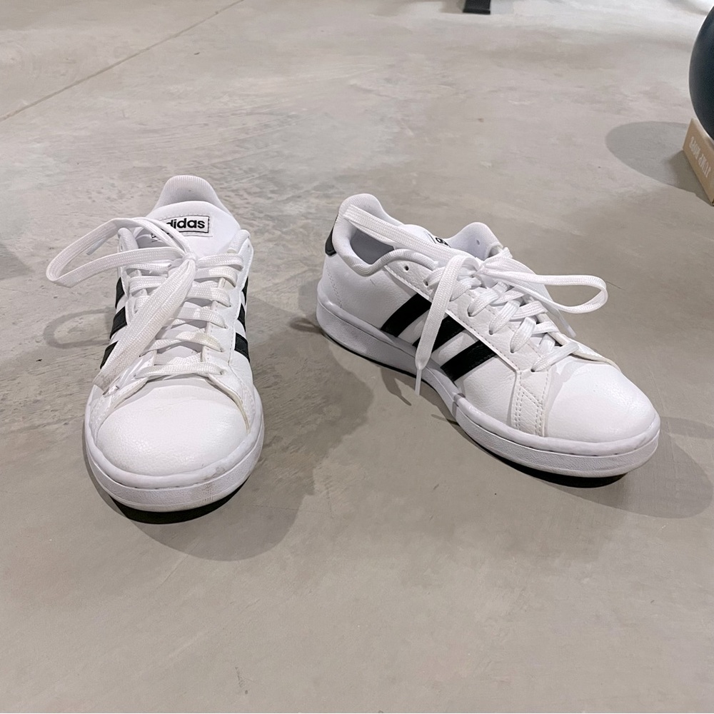 Adidas Grand Court Cloudfoam Lifestyle Court Comfort Shoes